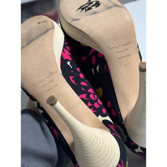 Bettye Muller Made In Italy Floral 4.5" Peep Toe Heels Size 39 - Picture 5 of 8